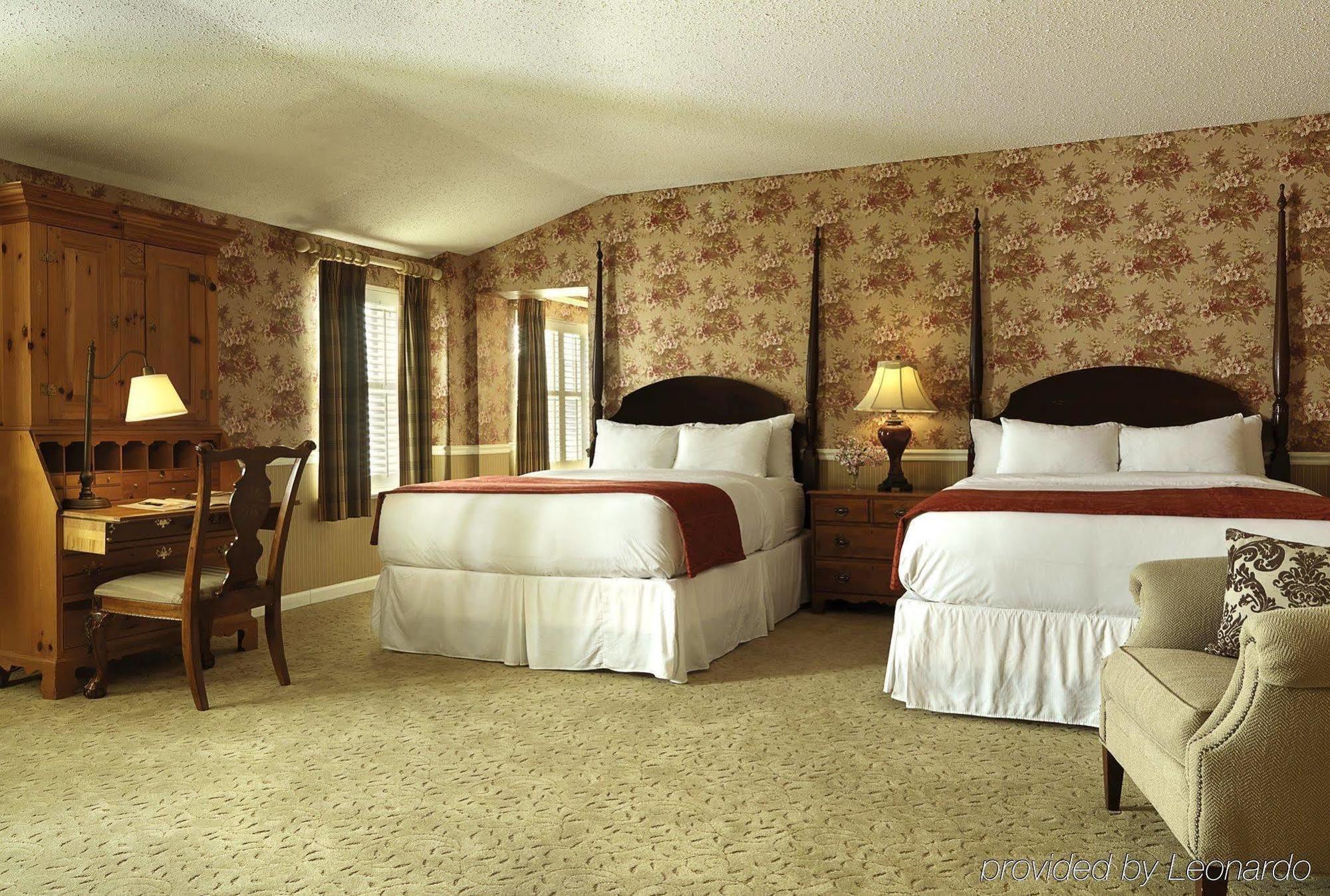 Seven Gables Inn, St Louis West, A Tribute Portfolio Hotel Clayton Room photo